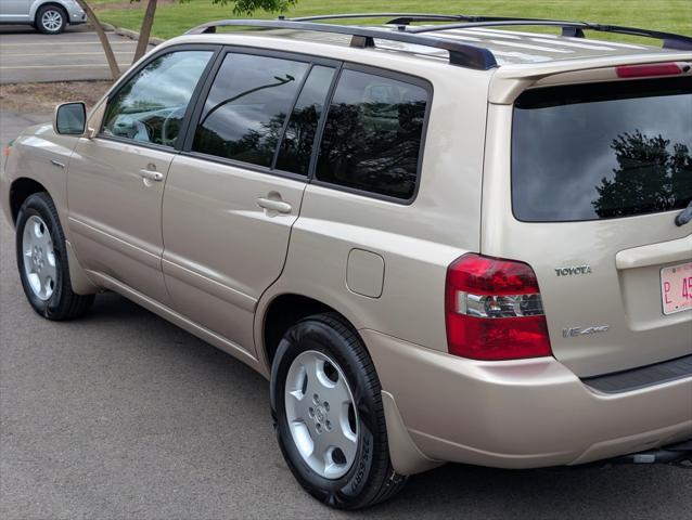 used 2005 Toyota Highlander car, priced at $7,495