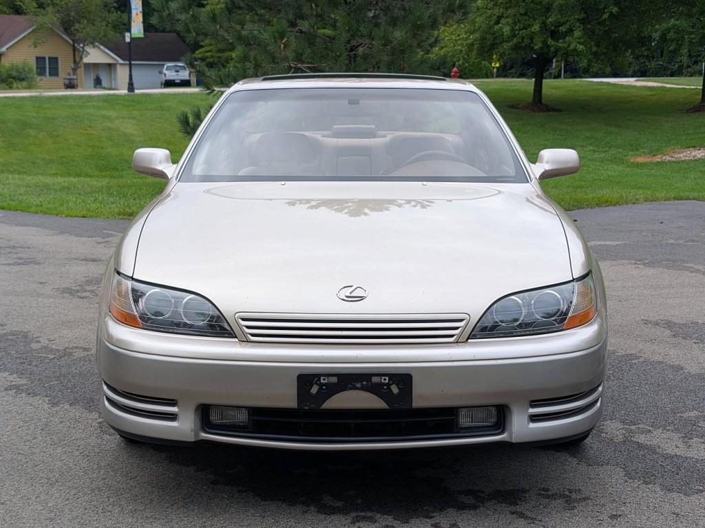 used 1995 Lexus ES 300 car, priced at $9,995