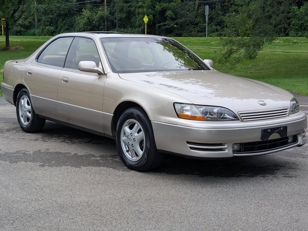 used 1995 Lexus ES 300 car, priced at $9,995