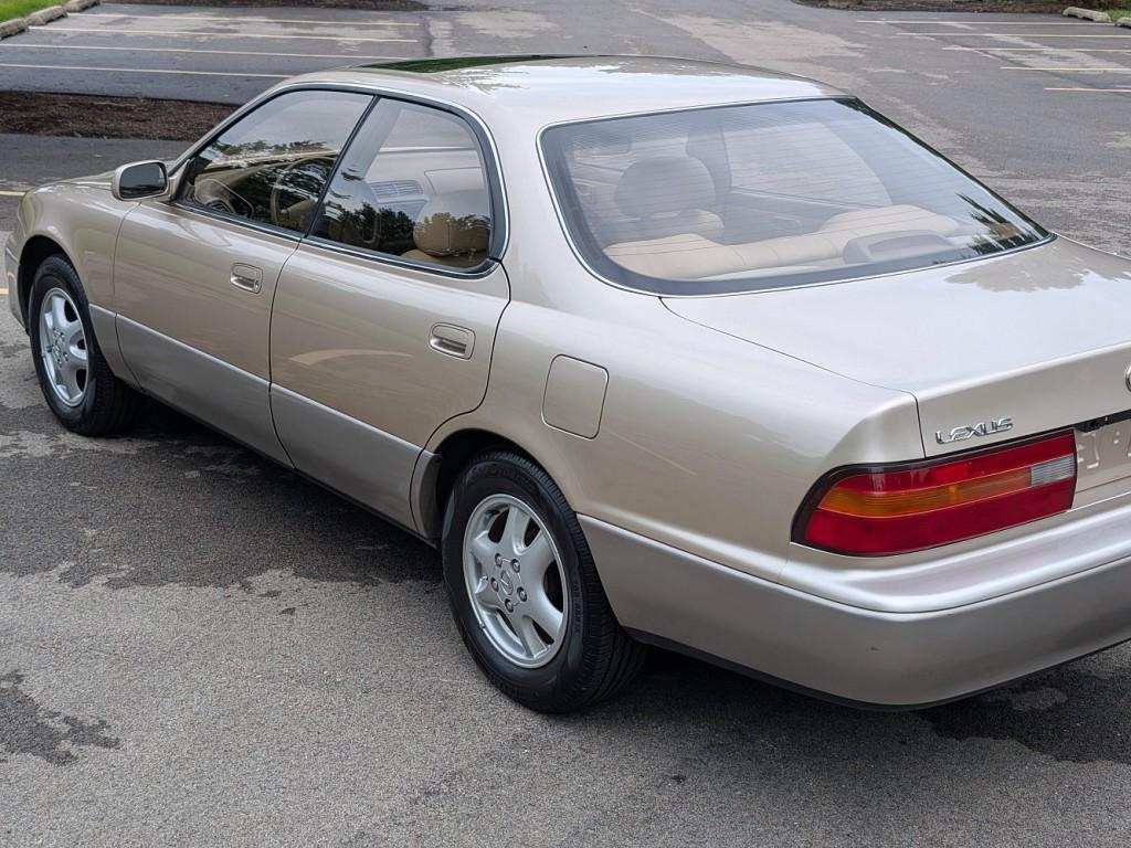used 1995 Lexus ES 300 car, priced at $9,995