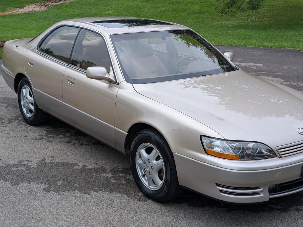 used 1995 Lexus ES 300 car, priced at $9,995