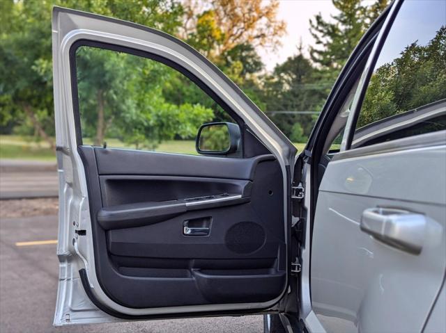 used 2010 Jeep Grand Cherokee car, priced at $7,995