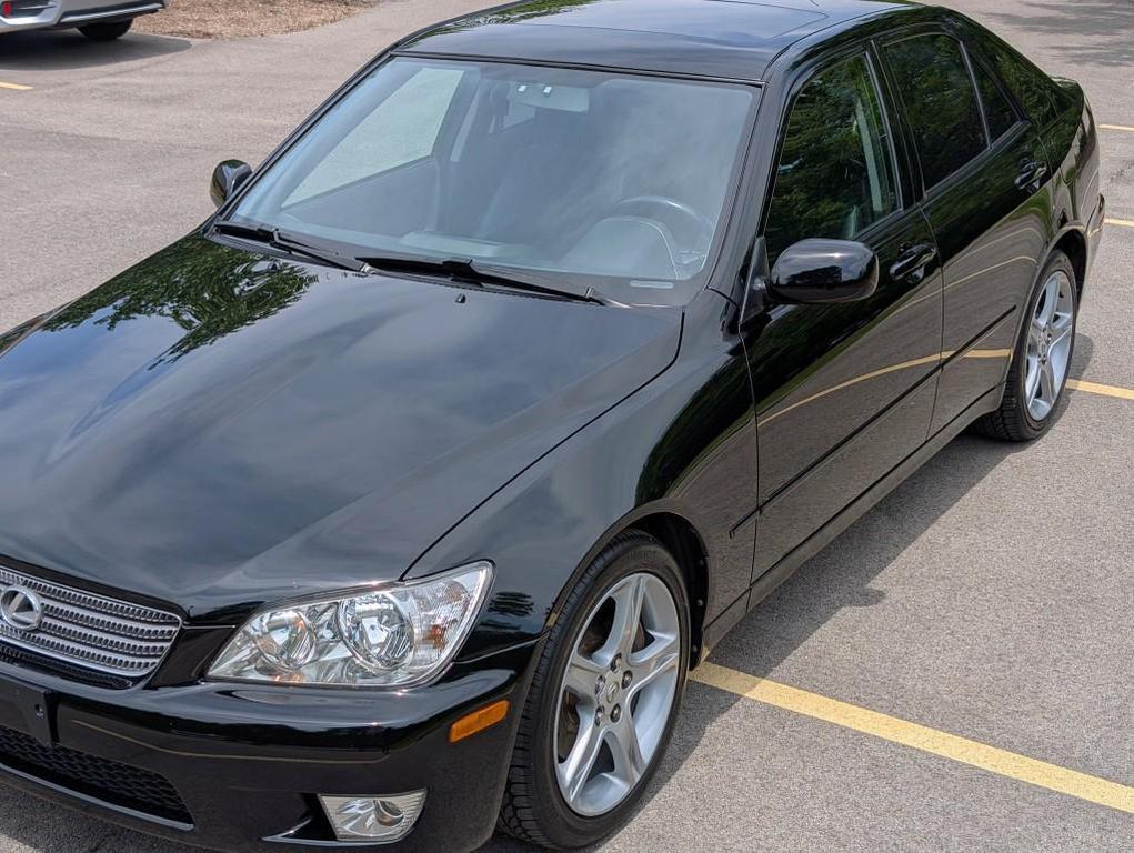 used 2001 Lexus IS 300 car, priced at $19,995