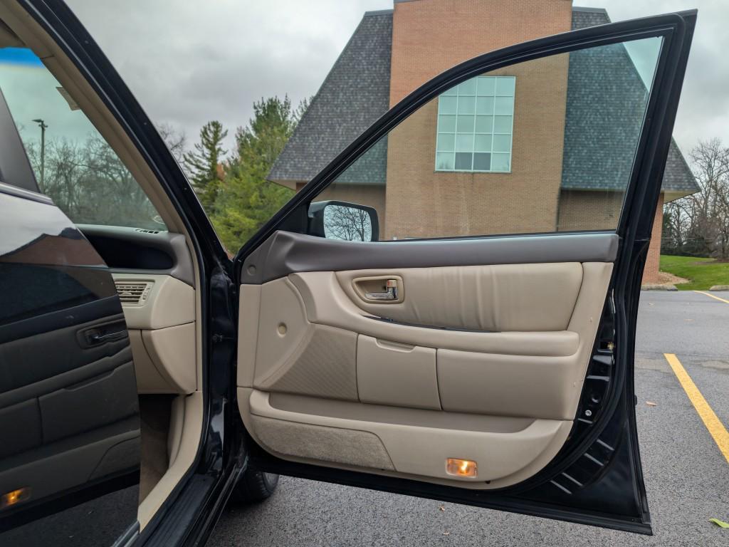 used 2001 Toyota Avalon car, priced at $6,185
