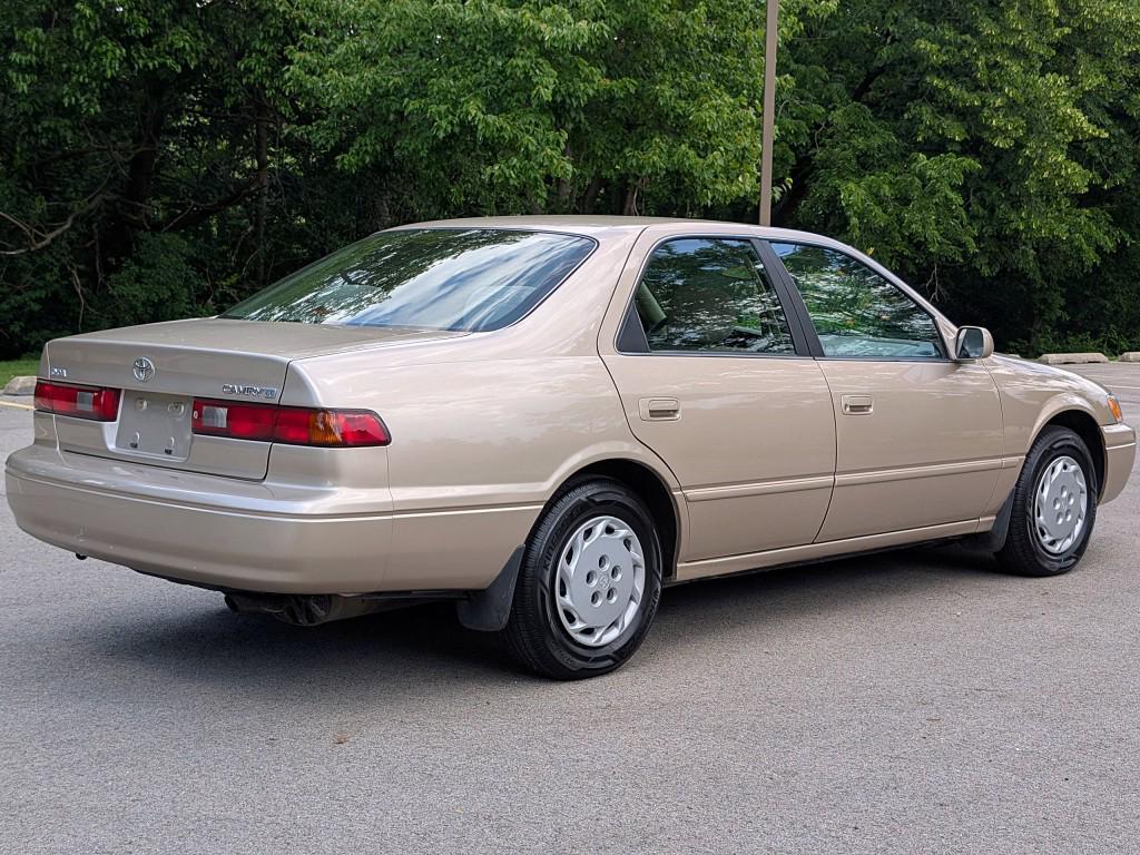 used 1998 Toyota Camry car, priced at $7,795