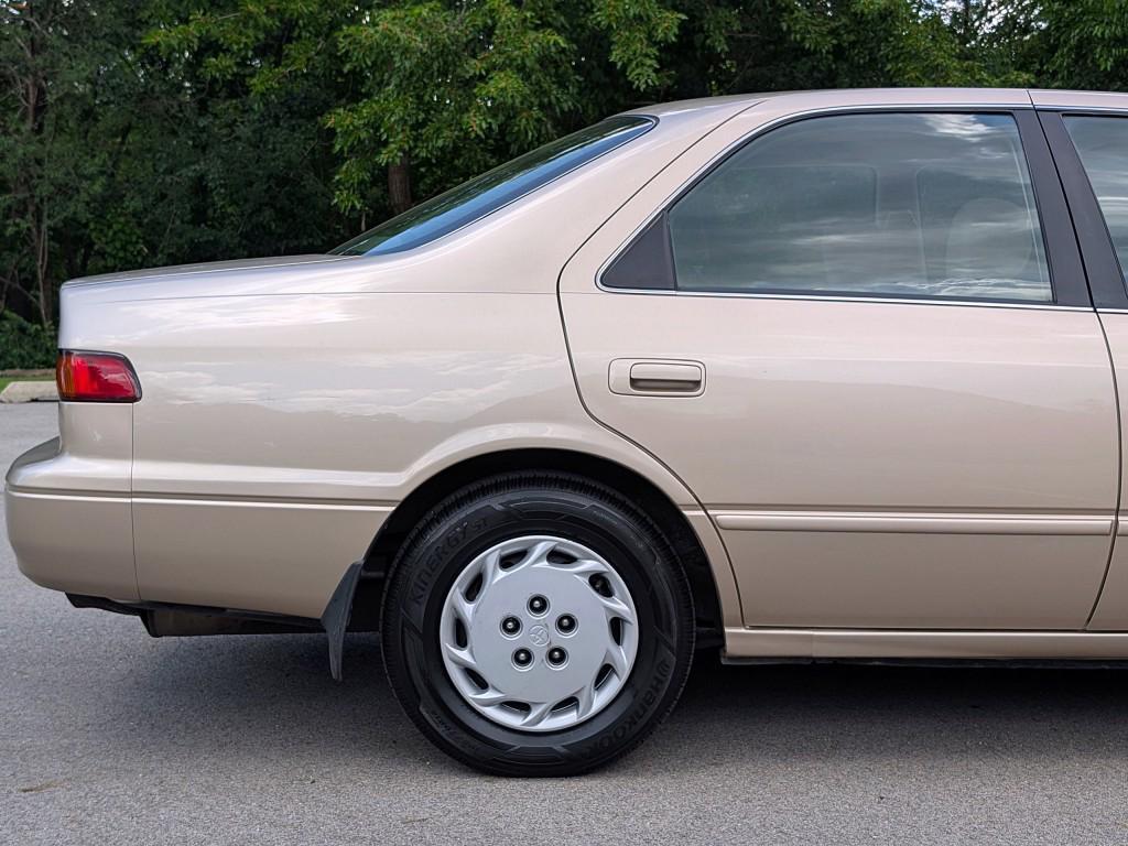 used 1998 Toyota Camry car, priced at $7,795