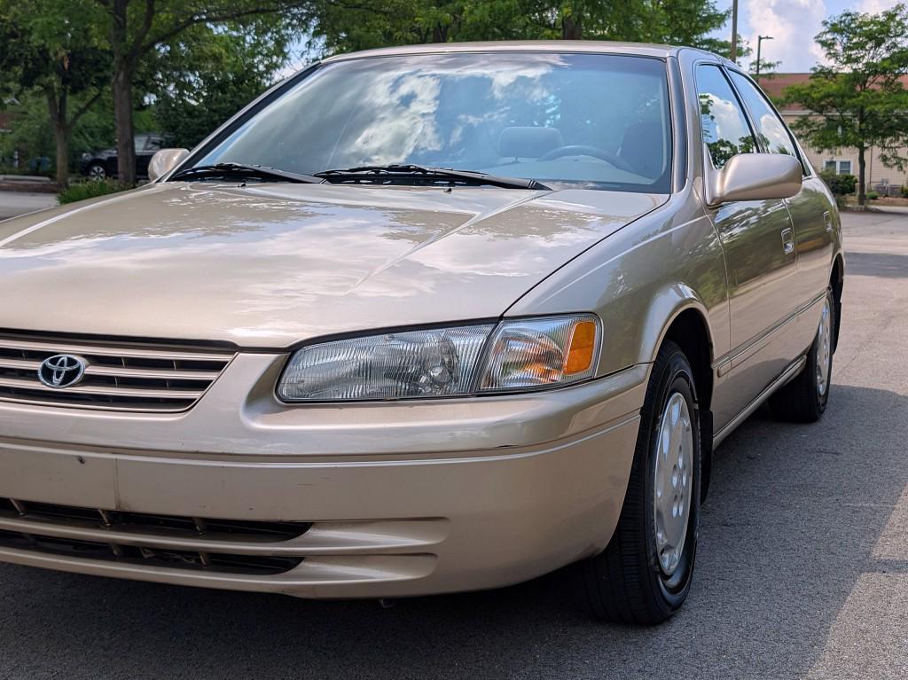 used 1998 Toyota Camry car, priced at $7,795