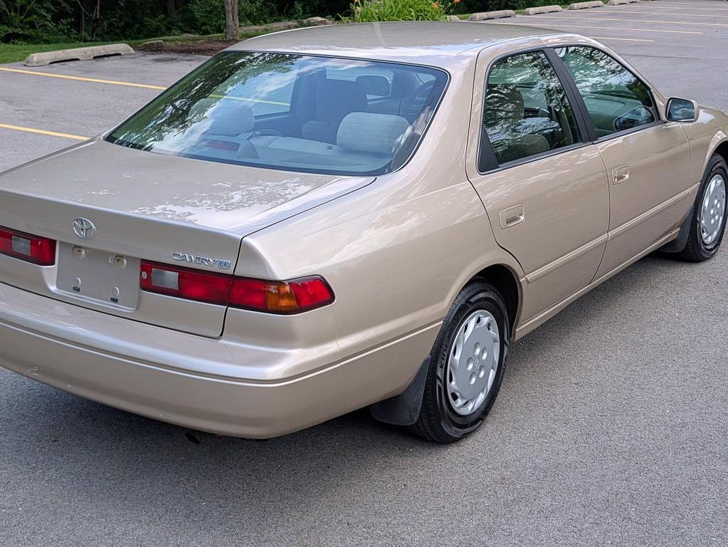 used 1998 Toyota Camry car, priced at $7,795
