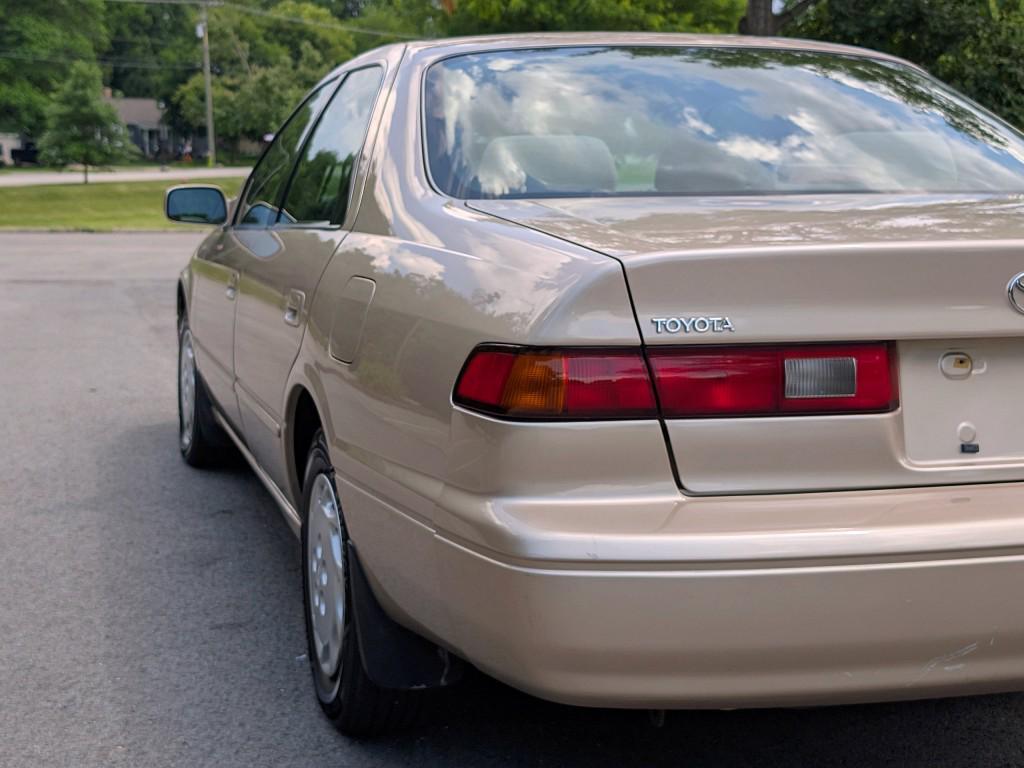 used 1998 Toyota Camry car, priced at $7,795