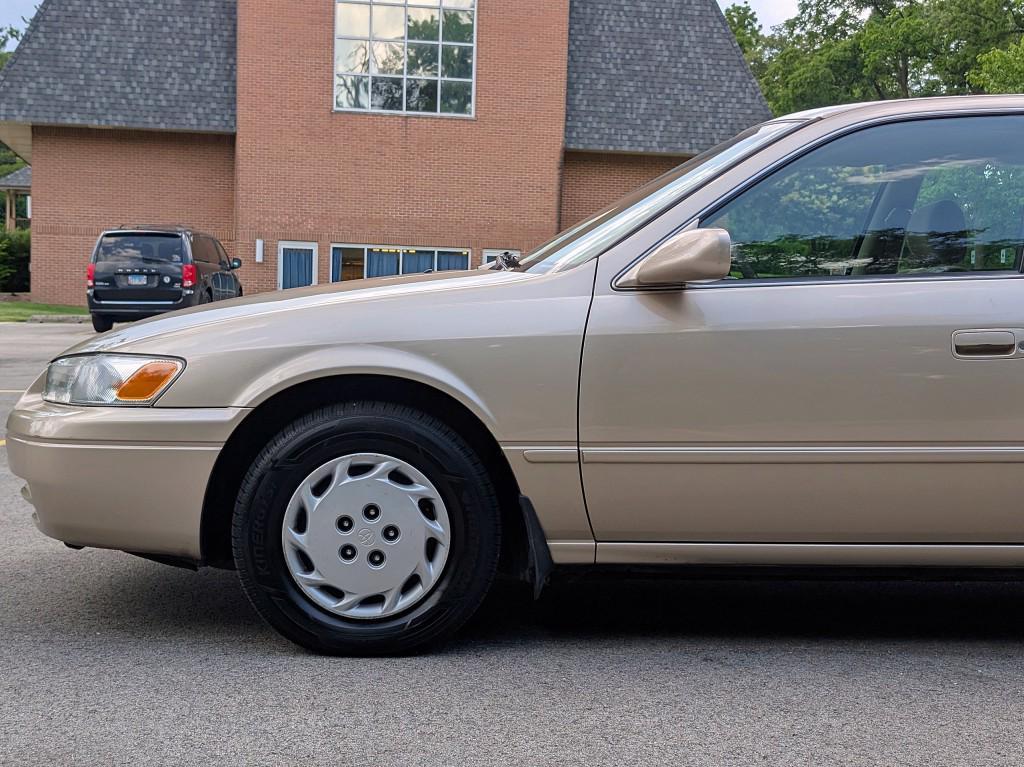 used 1998 Toyota Camry car, priced at $7,795