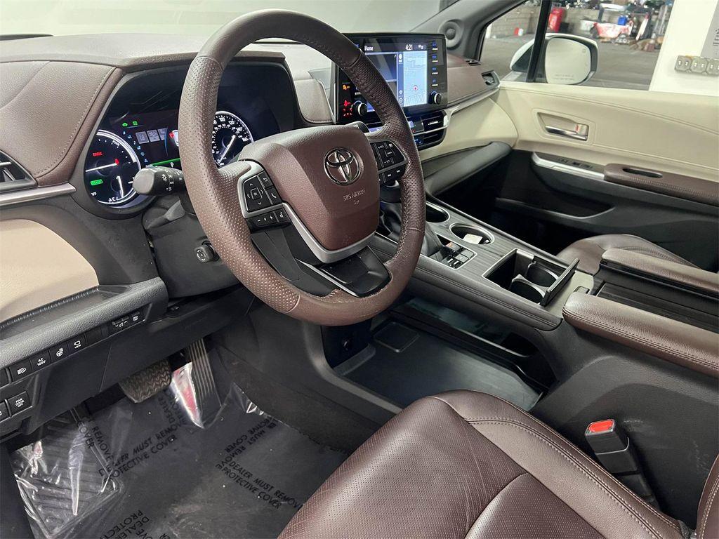 used 2023 Toyota Sienna car, priced at $50,788