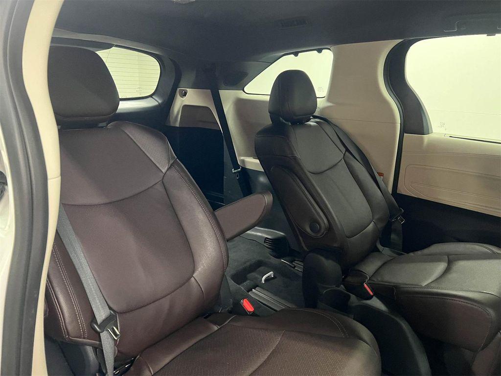 used 2023 Toyota Sienna car, priced at $50,788