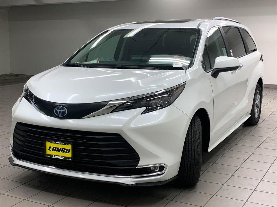 used 2024 Toyota Sienna car, priced at $52,995