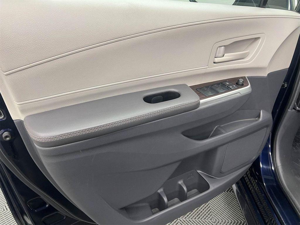 used 2024 Toyota Sienna car, priced at $39,688