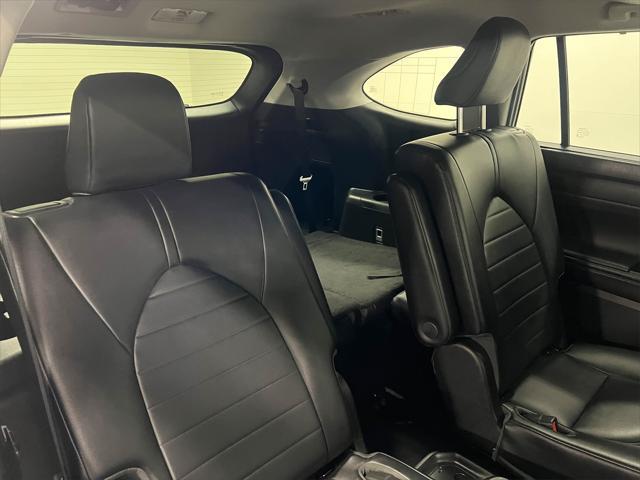 used 2022 Toyota Highlander car, priced at $36,788
