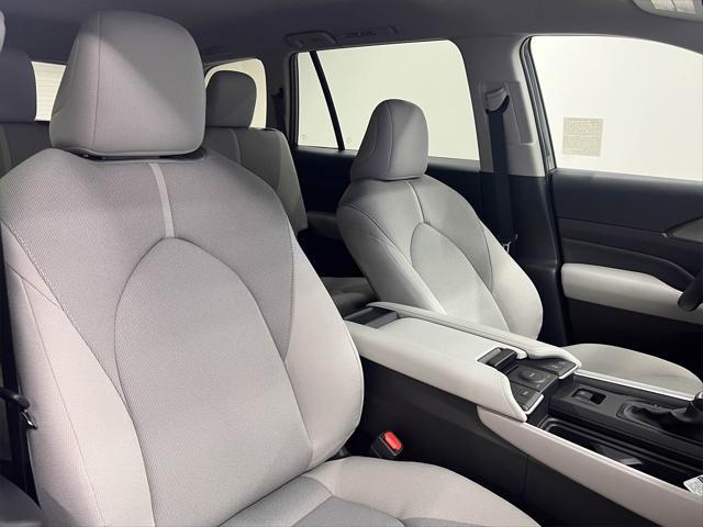 used 2025 Toyota Highlander car, priced at $44,788