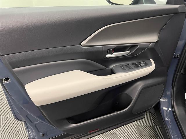 used 2025 Toyota Highlander car, priced at $44,788