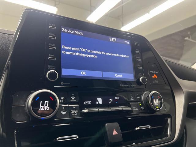 used 2022 Toyota Highlander Hybrid car, priced at $40,995