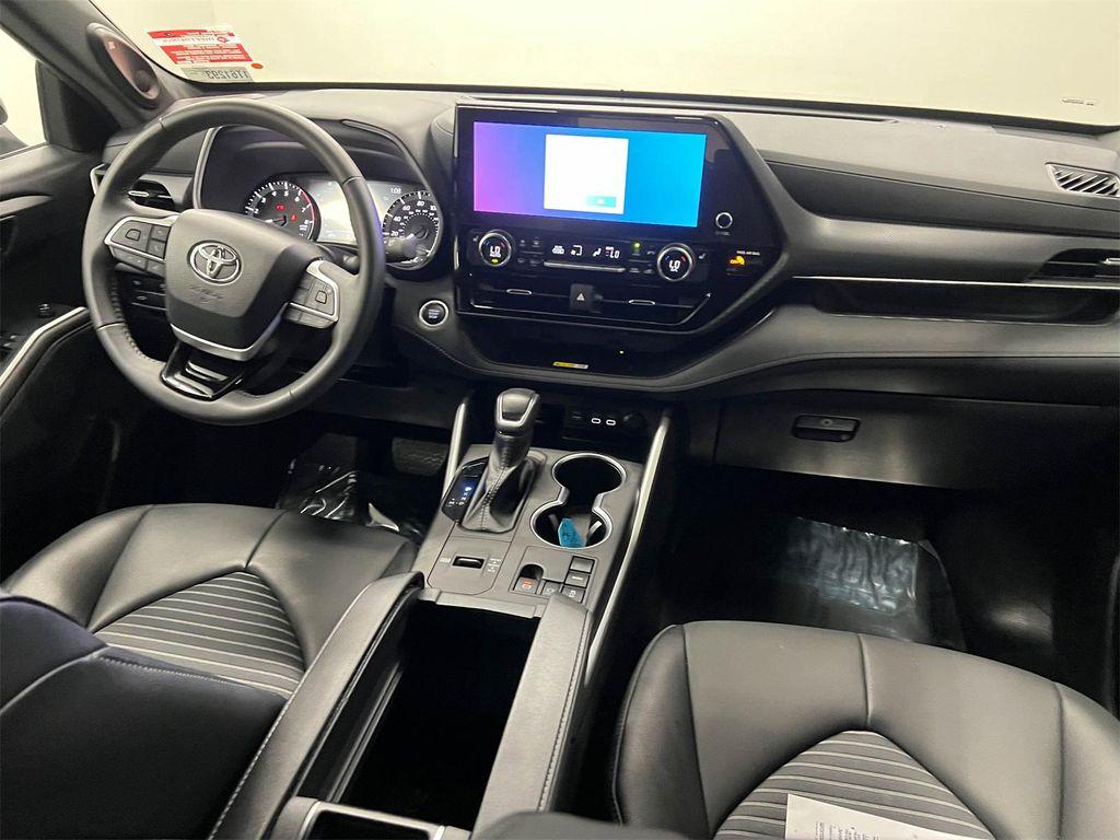 used 2024 Toyota Highlander car, priced at $43,288