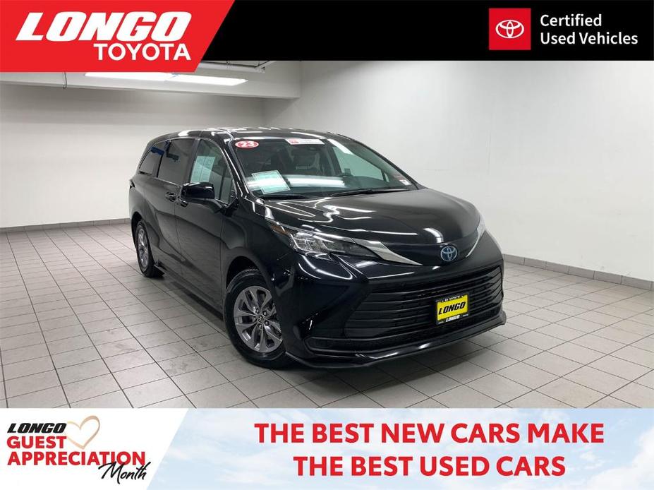 used 2023 Toyota Sienna car, priced at $41,288