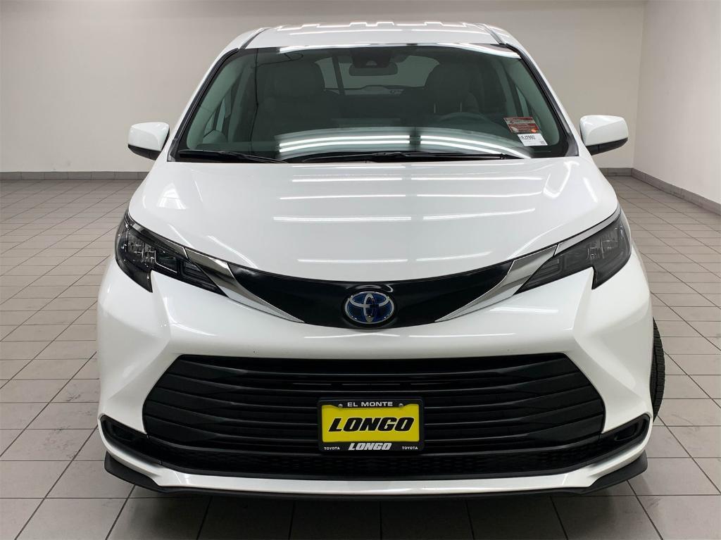 used 2024 Toyota Sienna car, priced at $43,088