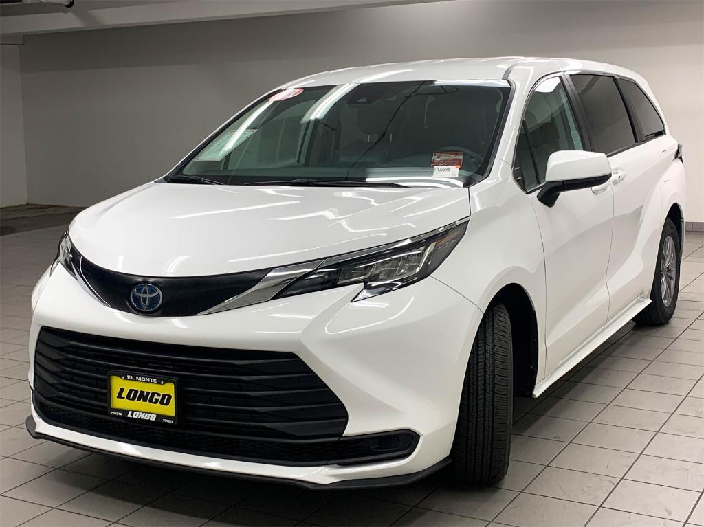 used 2023 Toyota Sienna car, priced at $40,588