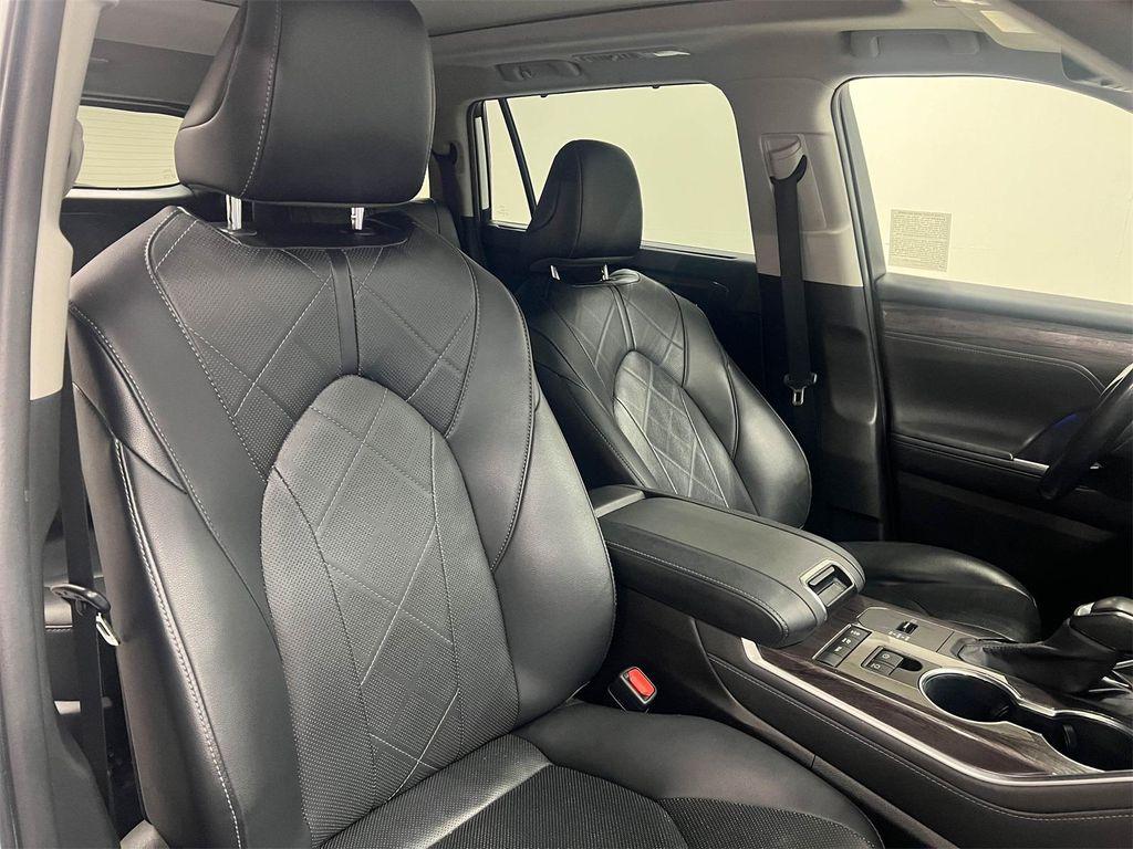 used 2020 Toyota Highlander Hybrid car, priced at $42,488