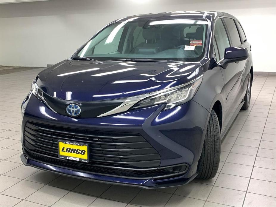 used 2022 Toyota Sienna car, priced at $40,088