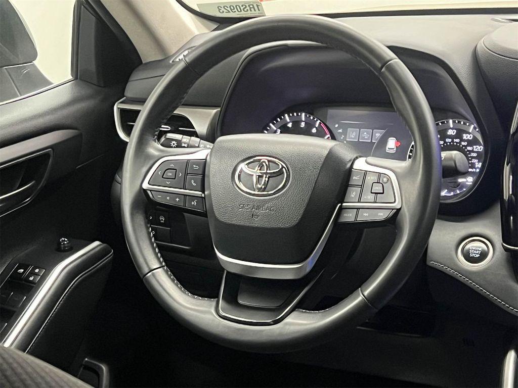 used 2024 Toyota Highlander car, priced at $36,788