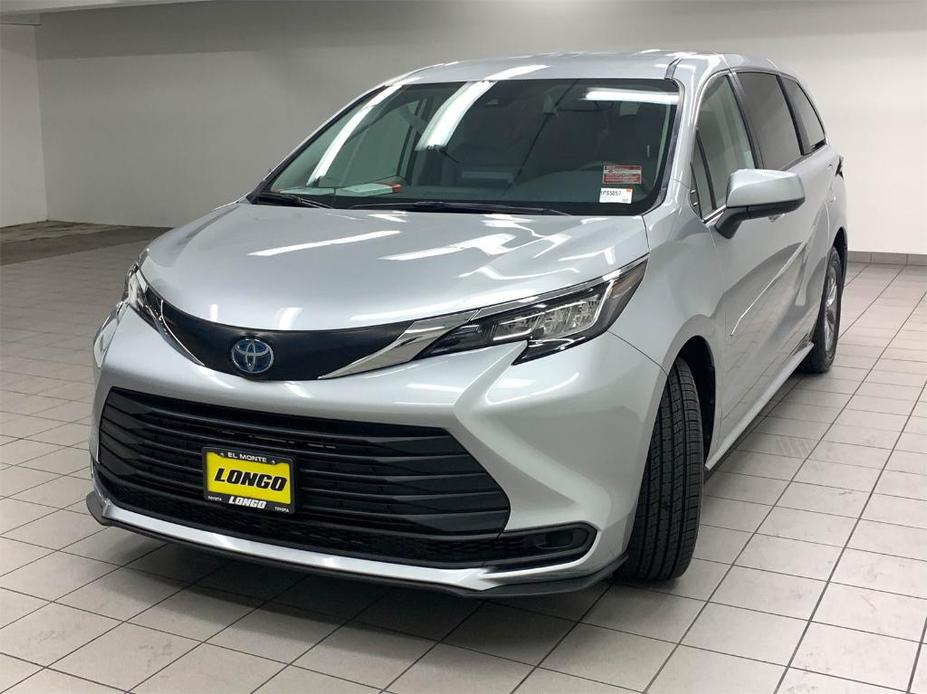 used 2022 Toyota Sienna car, priced at $37,888