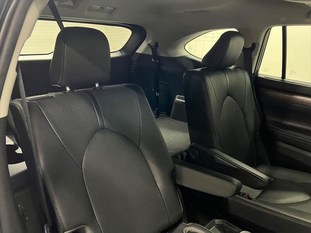 used 2020 Toyota Highlander Hybrid car, priced at $40,888