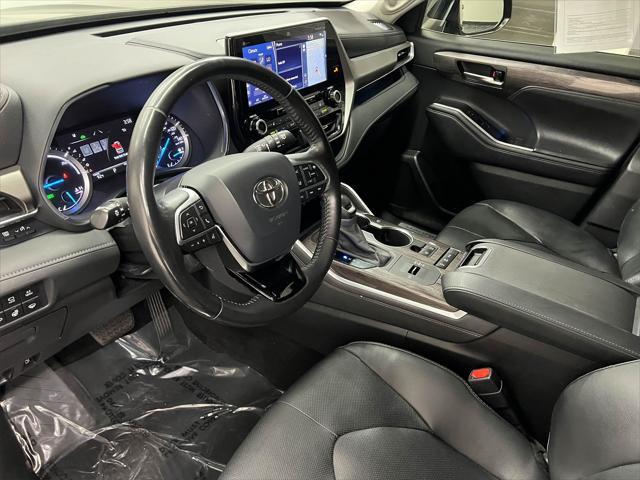 used 2020 Toyota Highlander Hybrid car, priced at $40,888