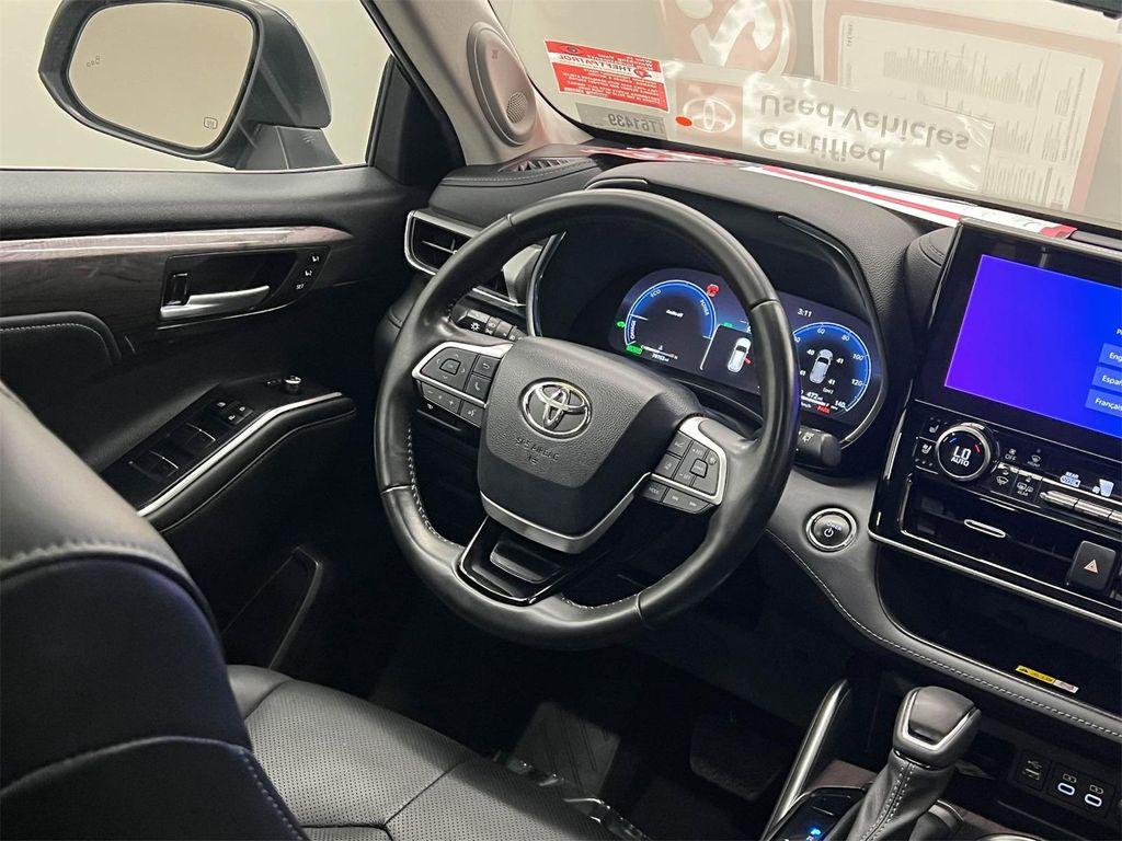 used 2023 Toyota Highlander Hybrid car, priced at $39,888