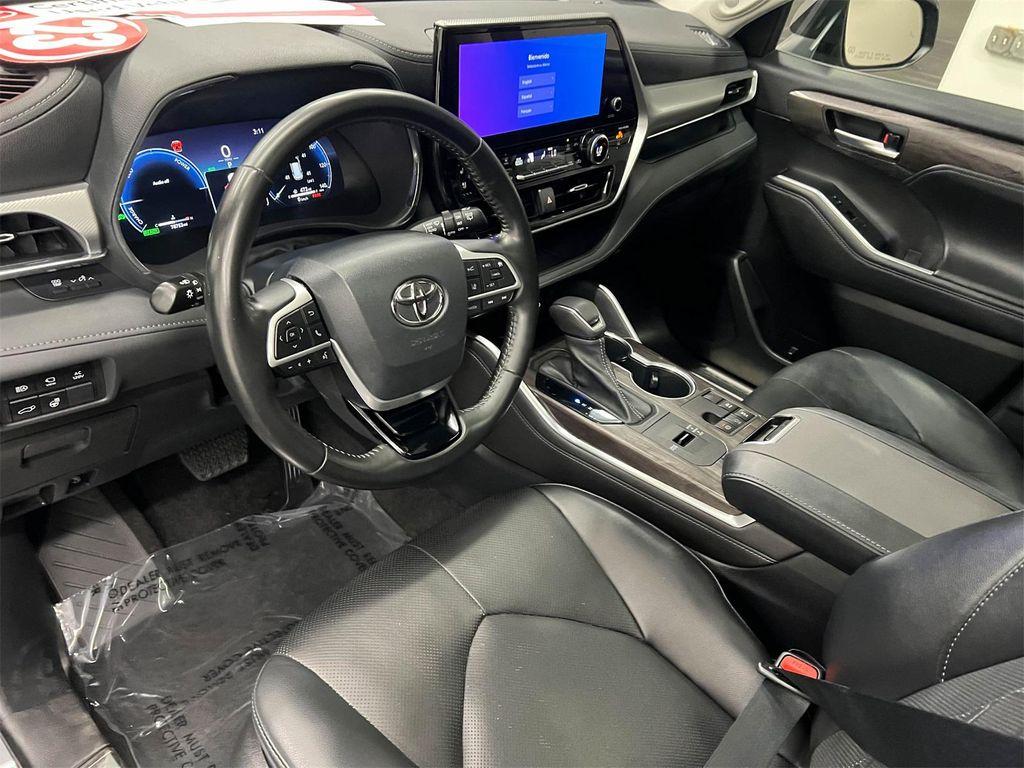 used 2023 Toyota Highlander Hybrid car, priced at $39,888