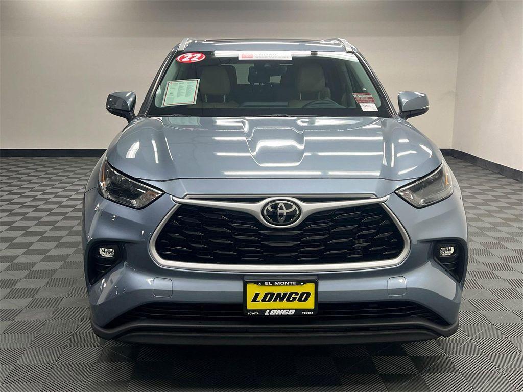 used 2022 Toyota Highlander car, priced at $33,288