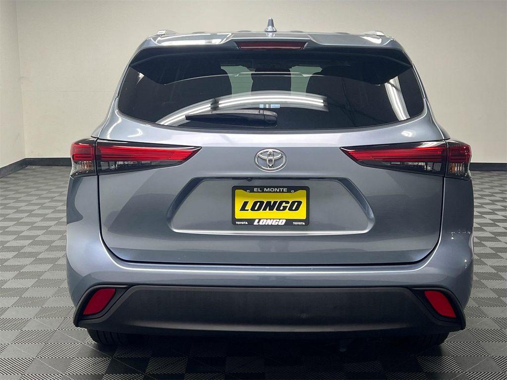 used 2022 Toyota Highlander car, priced at $33,288