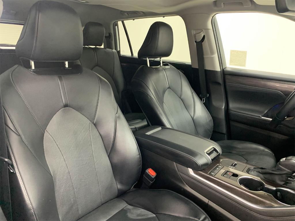 used 2022 Toyota Highlander car, priced at $36,688