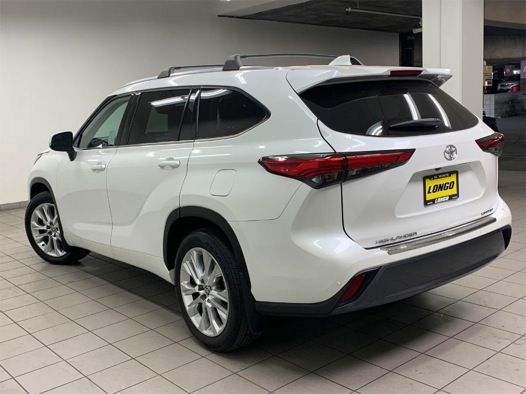 used 2022 Toyota Highlander car, priced at $36,688