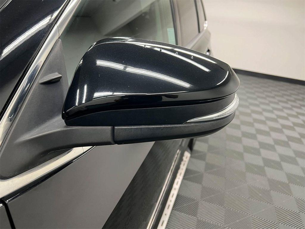 used 2019 Toyota Highlander car, priced at $30,788