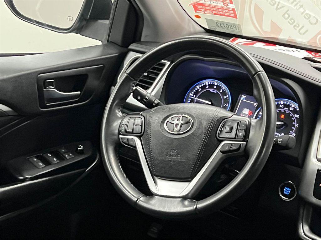 used 2019 Toyota Highlander car, priced at $30,788
