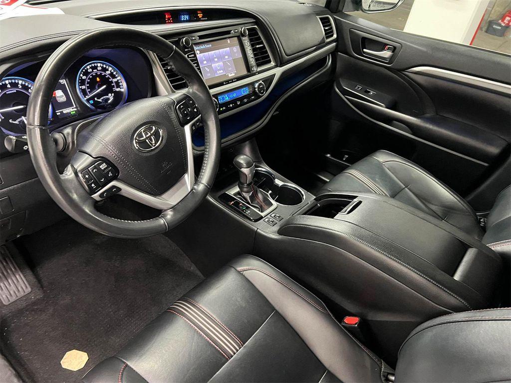 used 2019 Toyota Highlander car, priced at $30,788