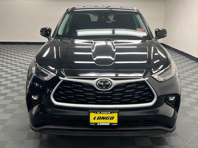 used 2023 Toyota Highlander car, priced at $32,288