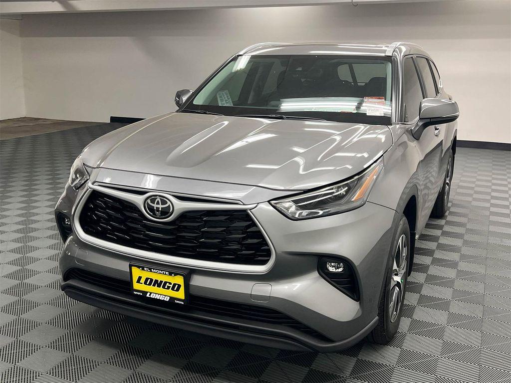 used 2025 Toyota Highlander Hybrid car, priced at $49,488