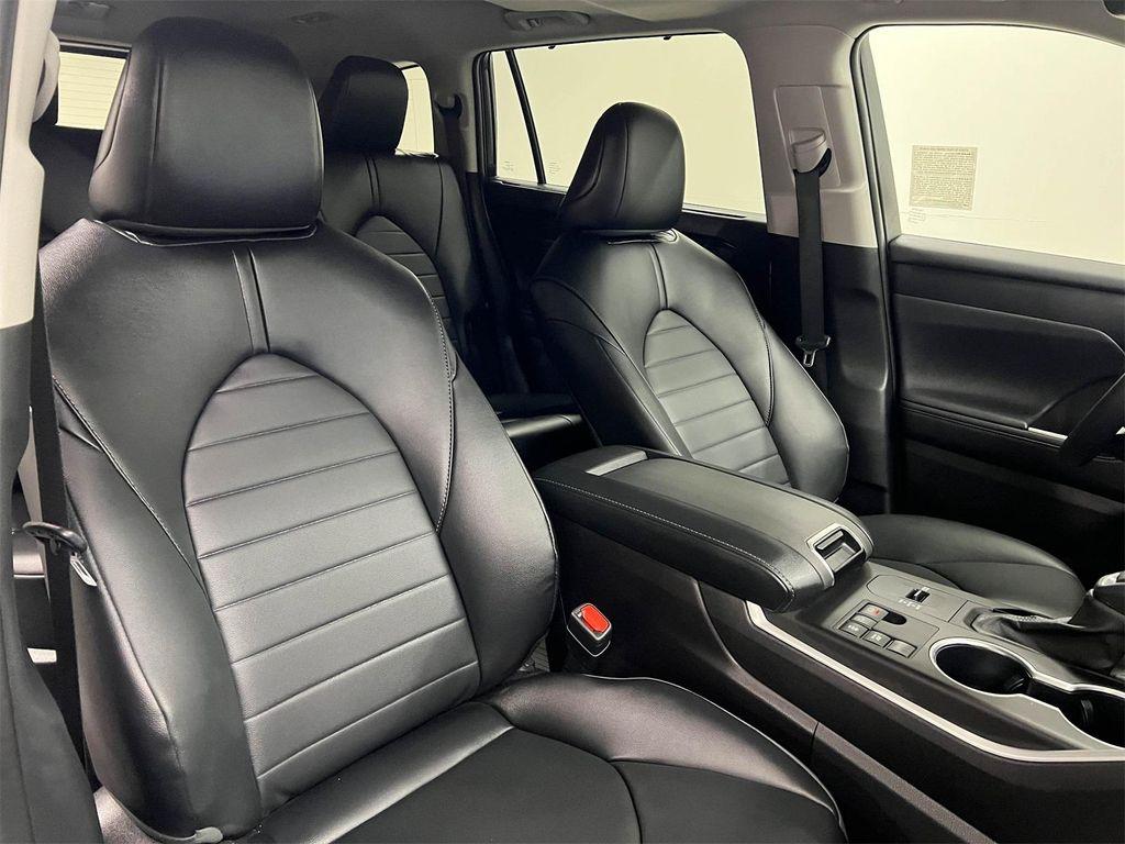 used 2024 Toyota Highlander Hybrid car, priced at $47,488