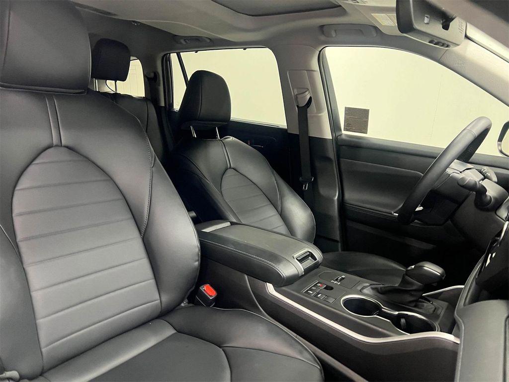 used 2024 Toyota Highlander car, priced at $42,788