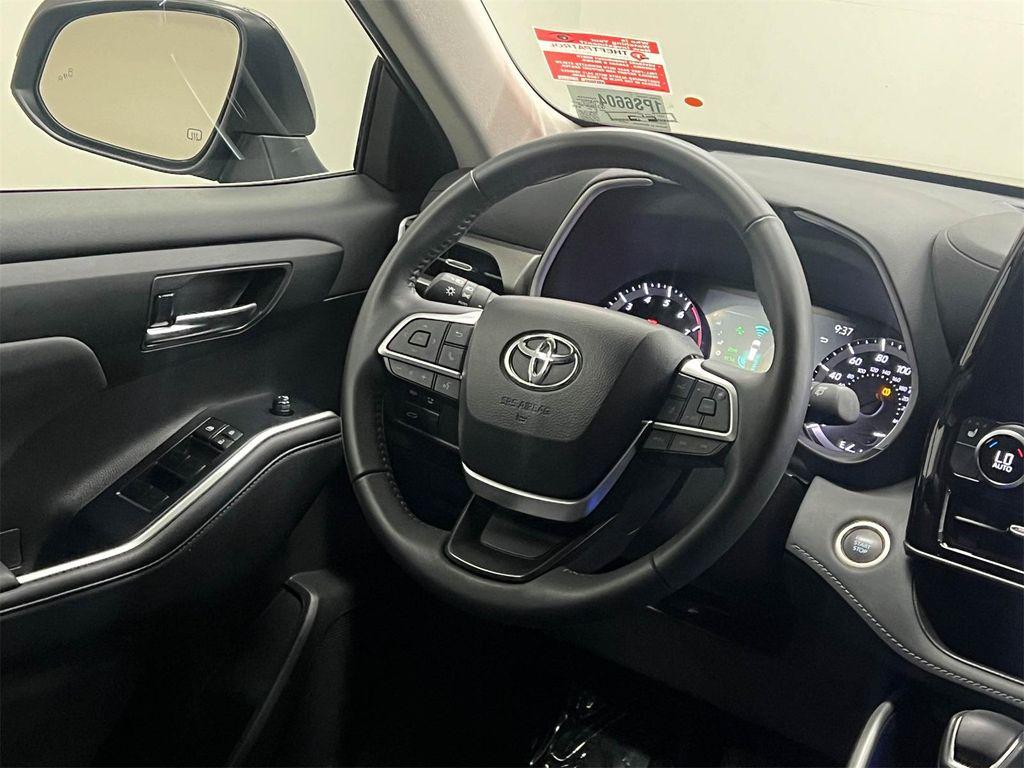 used 2024 Toyota Highlander car, priced at $42,788