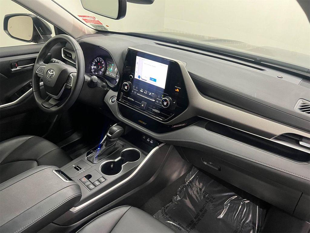 used 2024 Toyota Highlander car, priced at $42,788