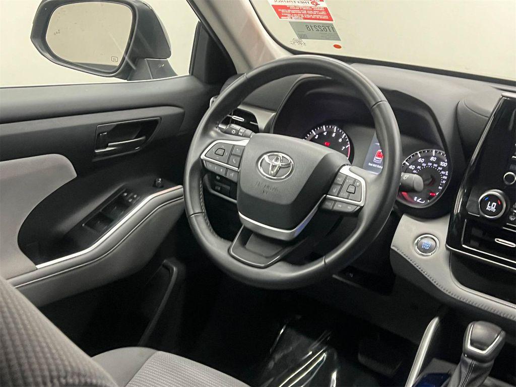 used 2022 Toyota Highlander car, priced at $32,788