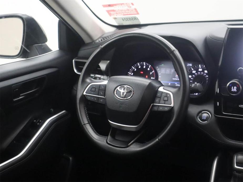 used 2023 Toyota Highlander car, priced at $34,088