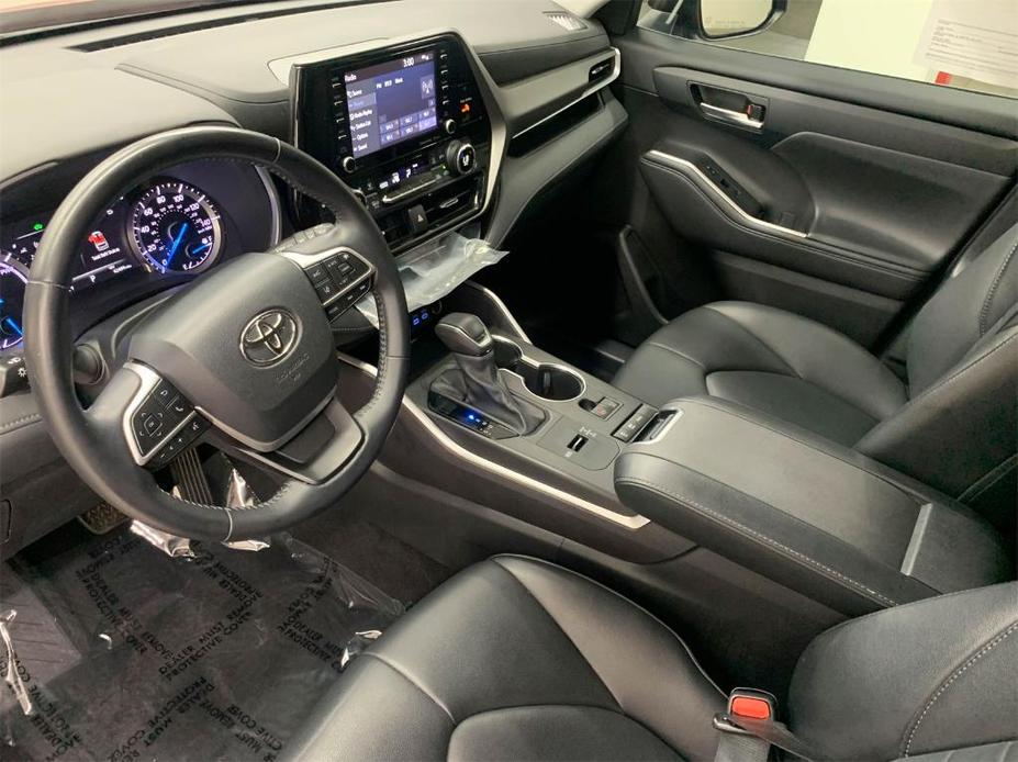 used 2022 Toyota Highlander Hybrid car, priced at $41,977